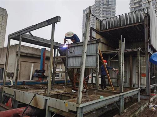 特菱冷卻塔為您講解玻璃鋼逆流式冷卻塔和橫流式冷卻